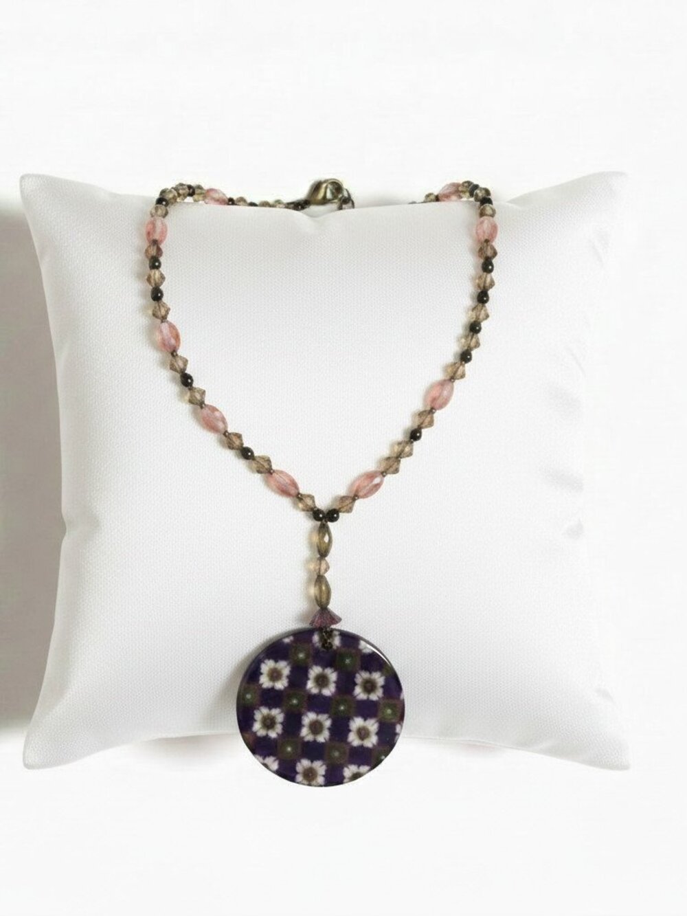 Abalone Pendant Necklace with Floral Design In Purple Color